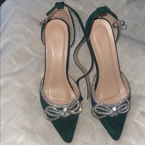 Elegant Green Women's Shoes with Rhinestone Bow